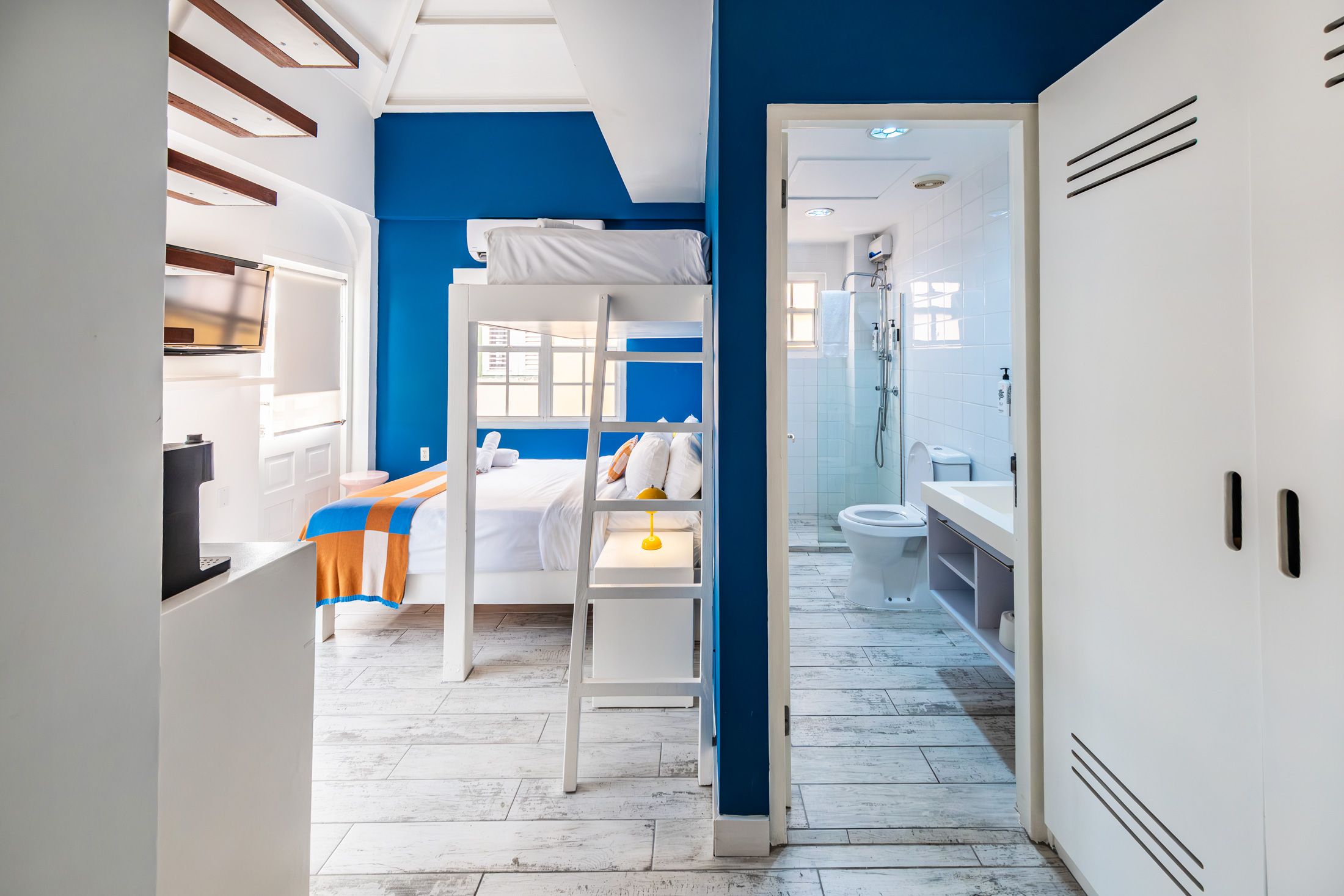 Family Room - Bathroom.jpg
